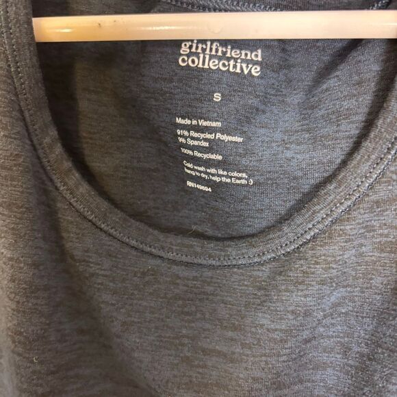 Girlfriend Collective Blue and Black Patterned Cropped Tank Top Size Small - Picture 3 of 3